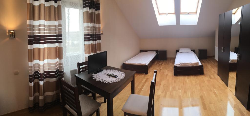 Noclegi Julia Stopnica Pacanow Mietel Exterior foto